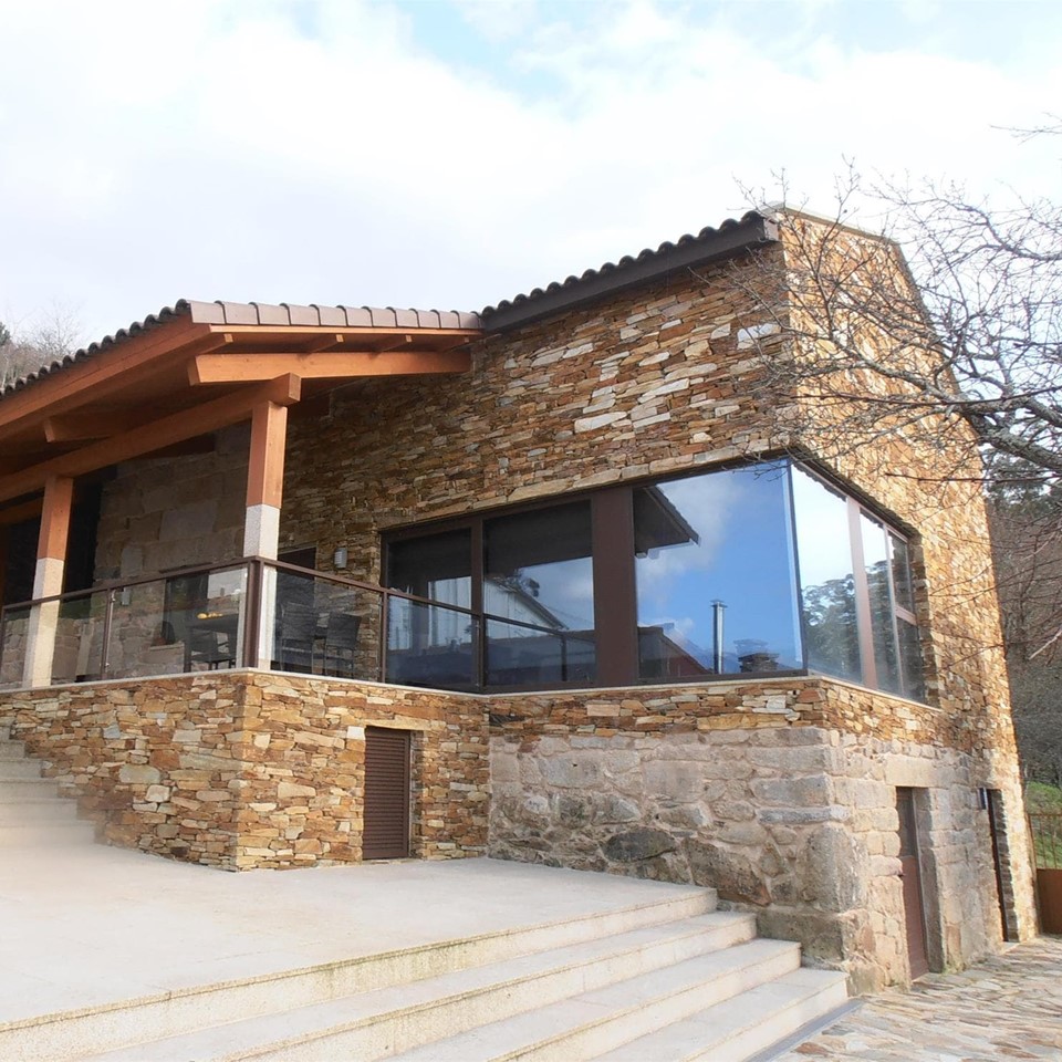 Rehabilitación y ampliación de vivienda unifamiliar en Cela